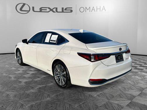 2020 Lexus ES 300h Premium