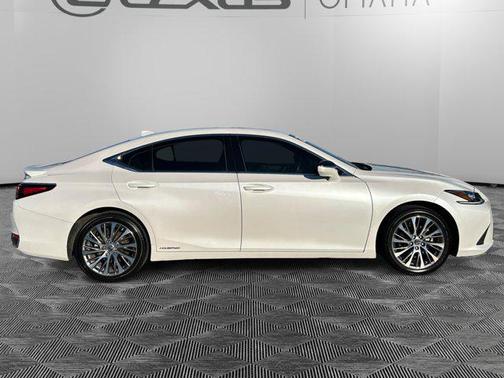 2020 Lexus ES 300h Premium