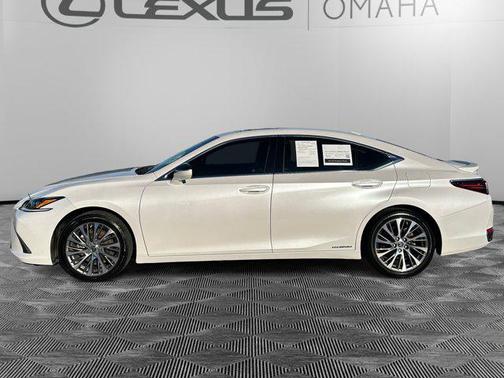 2020 Lexus ES 300h Premium