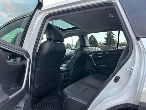 2021 Toyota RAV4 XLE Premium