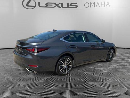 2022 Lexus ES 350 Base