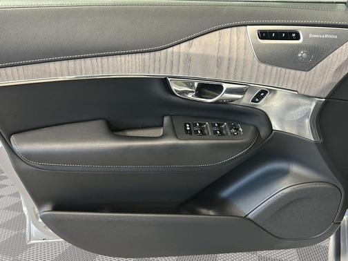 2021 Volvo XC90 Recharge Plug-In Hybrid T8 Inscription 6 Passenger