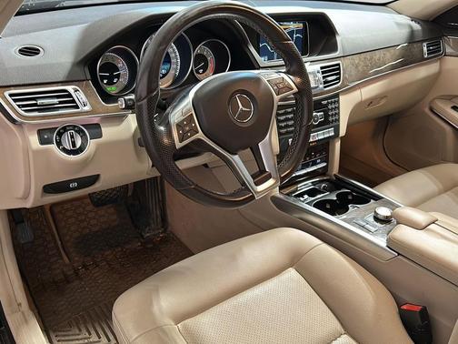Black 2014 Mercedes-Benz E-Class 4MATIC