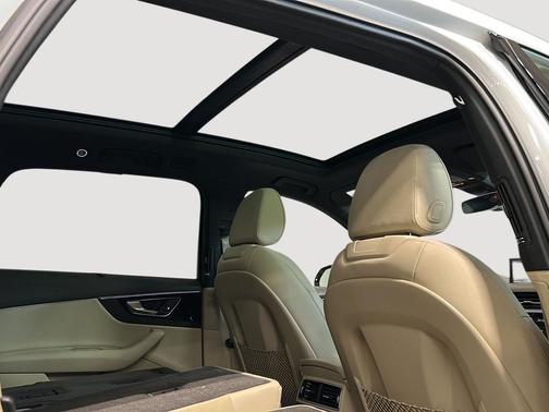 Glacier White Metallic 2018 Audi Q7 3.0T Premium Plus