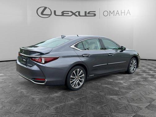 2020 Lexus ES 300h Base