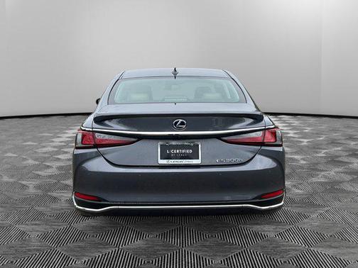 2020 Lexus ES 300h Base