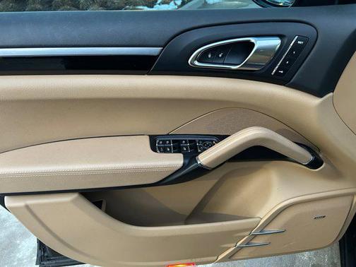 2016 Porsche Cayenne Cayenne