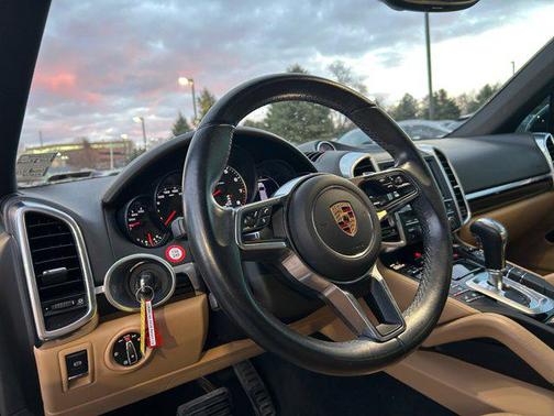 2016 Porsche Cayenne Cayenne