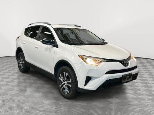 Super White 2018 Toyota RAV4 LE