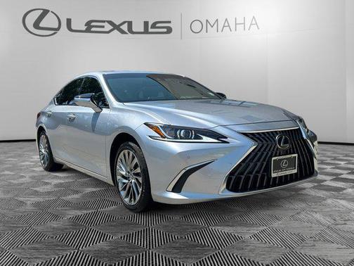 2025 Lexus ES 300h Luxury