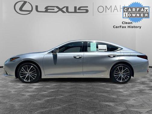 2024 Lexus ES 300h F SPORT Design