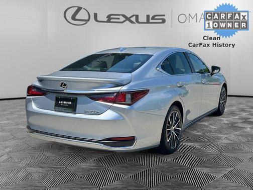 2024 Lexus ES 300h F SPORT Design