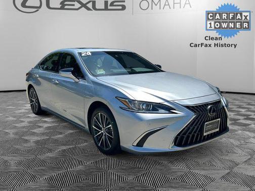 2024 Lexus ES 300h F SPORT Design