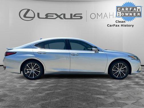 2024 Lexus ES 300h F SPORT Design