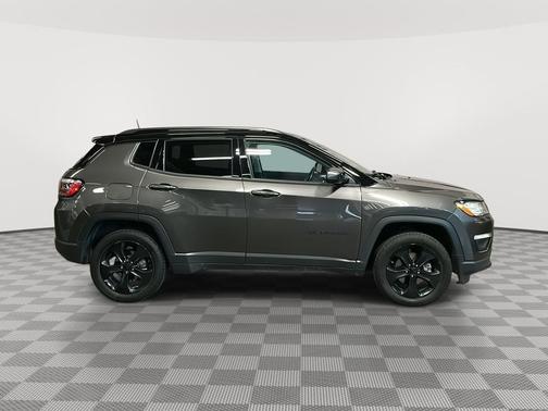 Granite Crystal Metallic Clearcoat 2021 Jeep Compass Latitude