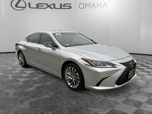 2025 Lexus ES 300h Luxury