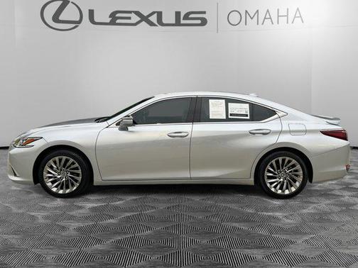 2025 Lexus ES 300h Luxury