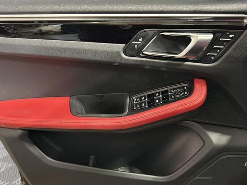 2020 Porsche Macan S