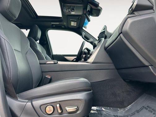 2022 Lexus LX 600 Base