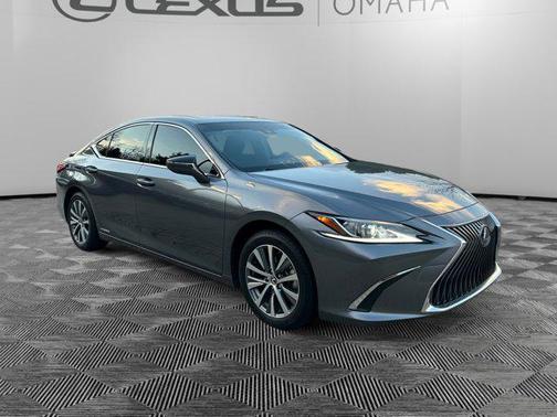 2019 Lexus ES 300h Base