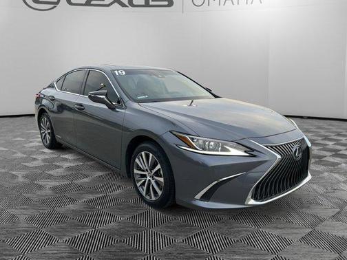 2019 Lexus ES 300h Base