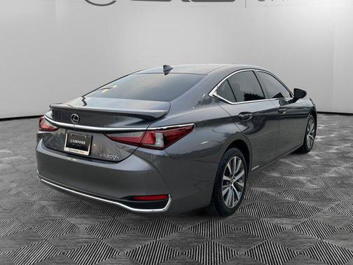 2019 Lexus ES 300h Base
