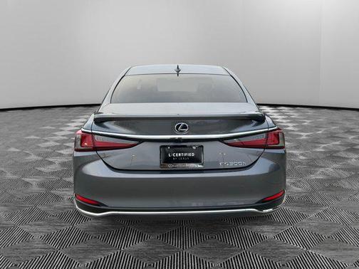 2019 Lexus ES 300h Base