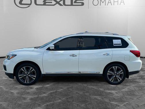 2017 Nissan Pathfinder Platinum