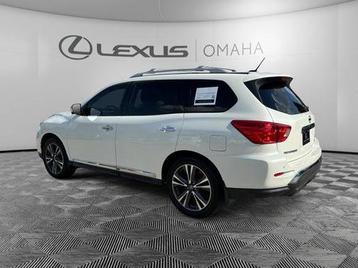 2017 Nissan Pathfinder Platinum