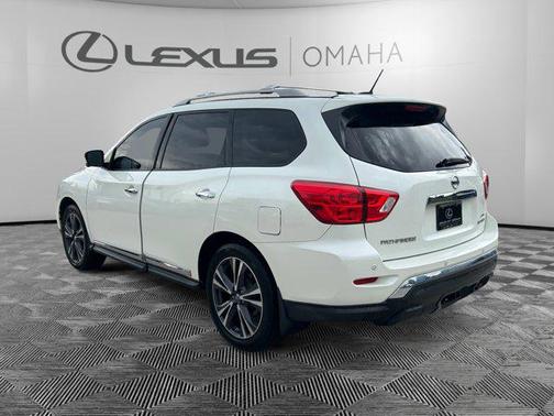 2017 Nissan Pathfinder Platinum