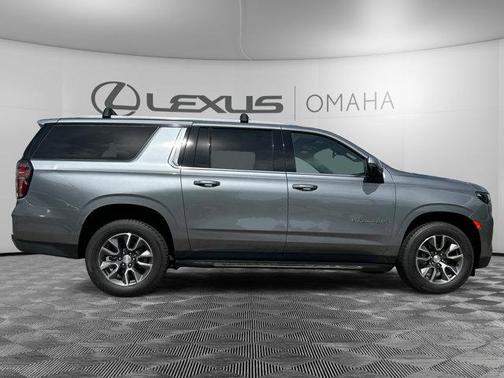 2022 Chevrolet Suburban LT