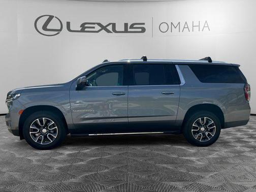 2022 Chevrolet Suburban LT