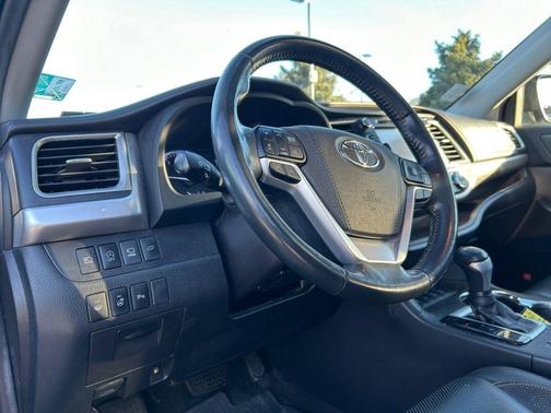 2019 Toyota Highlander Limited Platinum
