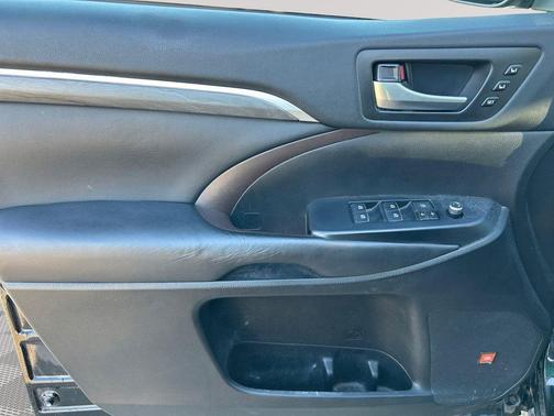 2019 Toyota Highlander Limited Platinum