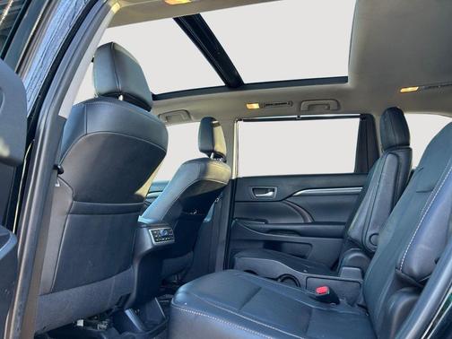 2019 Toyota Highlander Limited Platinum