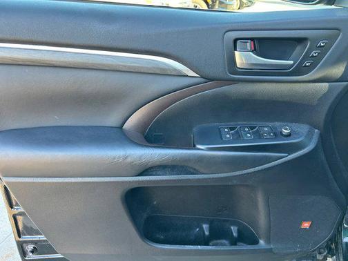 2019 Toyota Highlander Limited Platinum