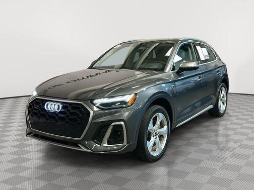 Daytona Gray Pearl Effect 2024 Audi Q5 45 S line Prestige