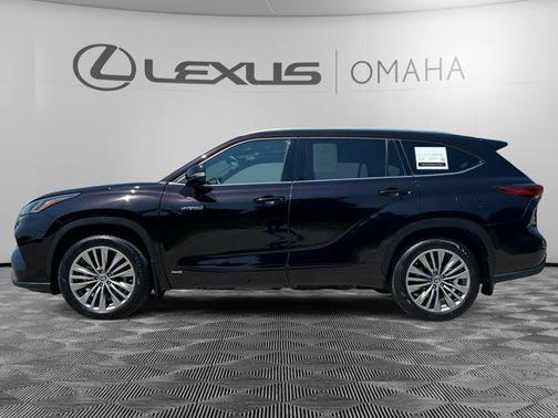2021 Toyota Highlander Hybrid Platinum