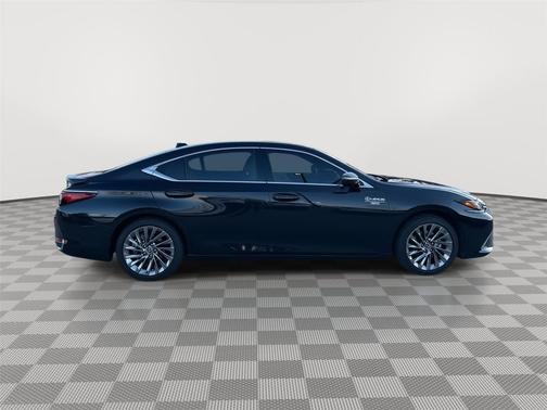 2025 Lexus ES 300h Ultra Luxury