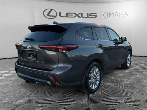 2024 Toyota Highlander Hybrid Limited