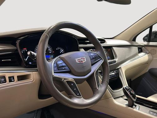 Stellar Black Metallic 2017 Cadillac XT5 Luxury