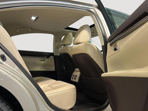 Satin Cashmere Metallic 2017 Lexus ES 350 Base