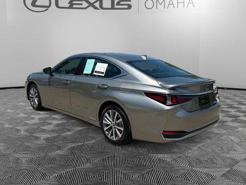 2021 Lexus ES 300h Premium