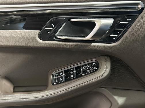 2017 Porsche Macan S