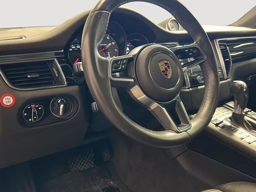 2017 Porsche Macan S