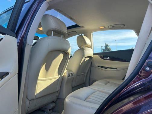 2017 INFINITI QX50 Base