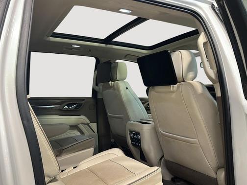 White Frost Tricoat 2021 GMC Yukon XL Denali