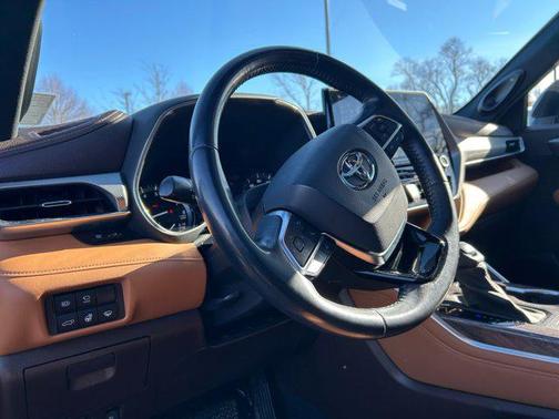 2021 Toyota Highlander Platinum