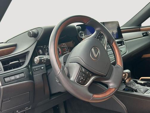 2025 Lexus ES 350 Ultra Luxury