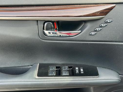 2016 Lexus ES 350 Base